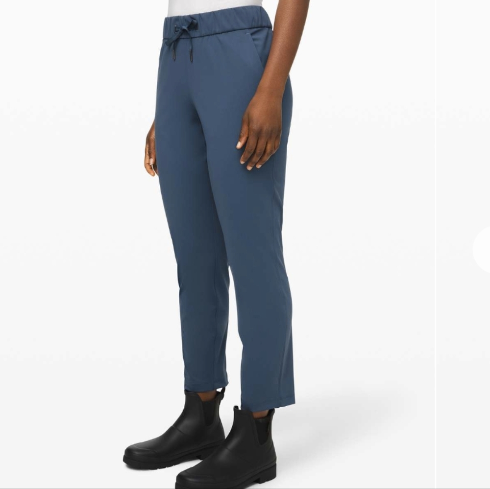 Lululemon On the Fly 7/8 Pant Code Blue *Luxtreme
